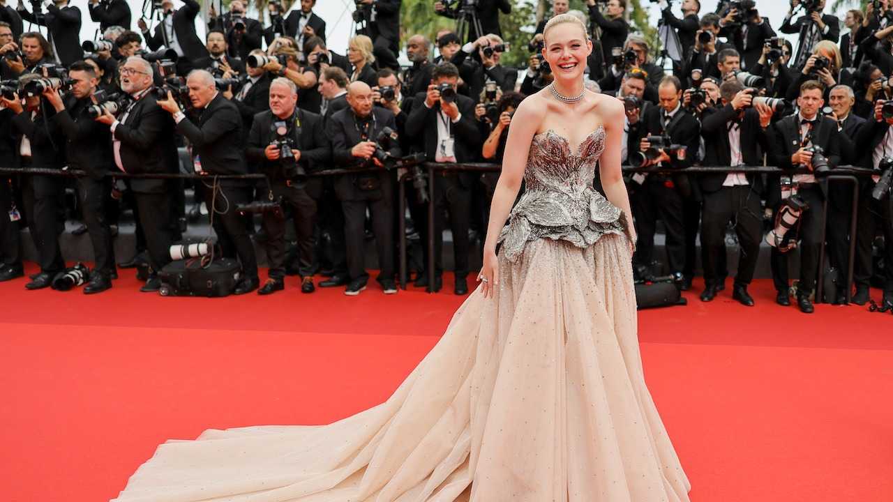 أبرز إطلالات النجمات العربيات والعالميات في مهرجان كان السينمائي بدورته ال76