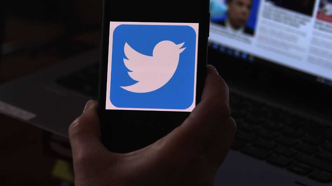 إيلون ماسك يقول إنه يتطلع لتغيير شعار تويتر وتوديع 