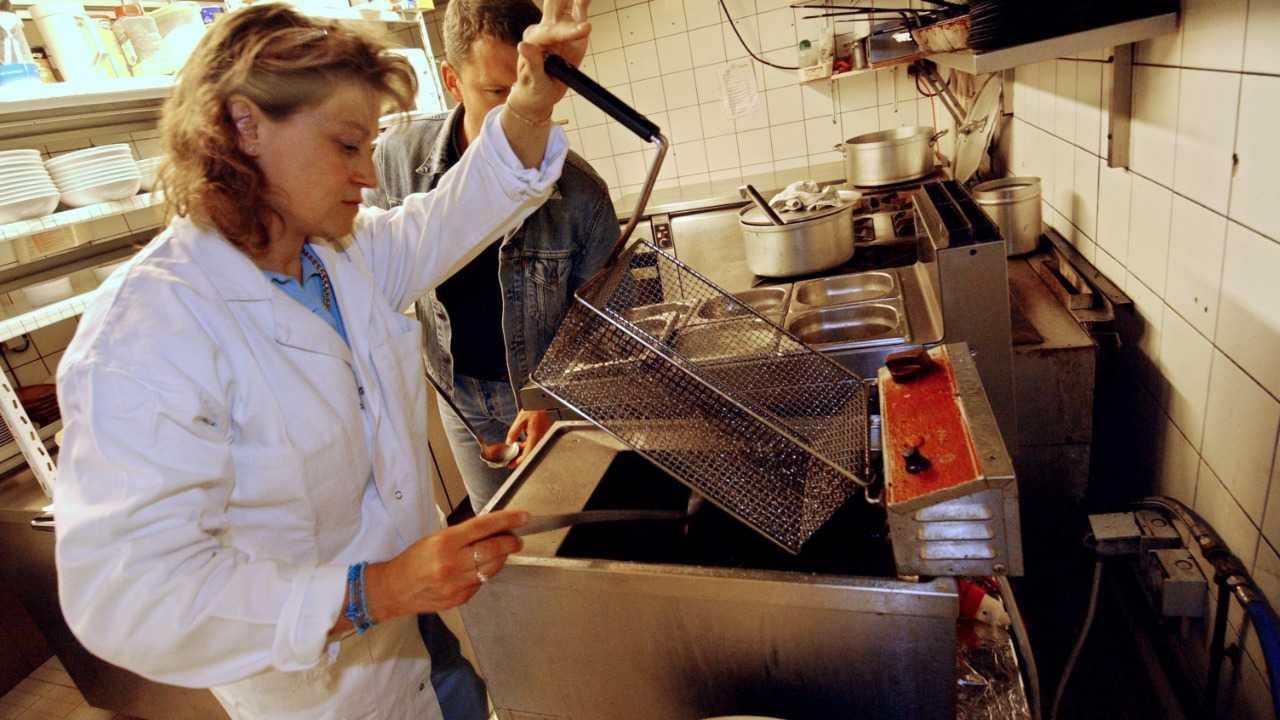 دراسة جديدة ربطت استعمال زيت فول الصويا بمشاكل صحية في الأمعاء