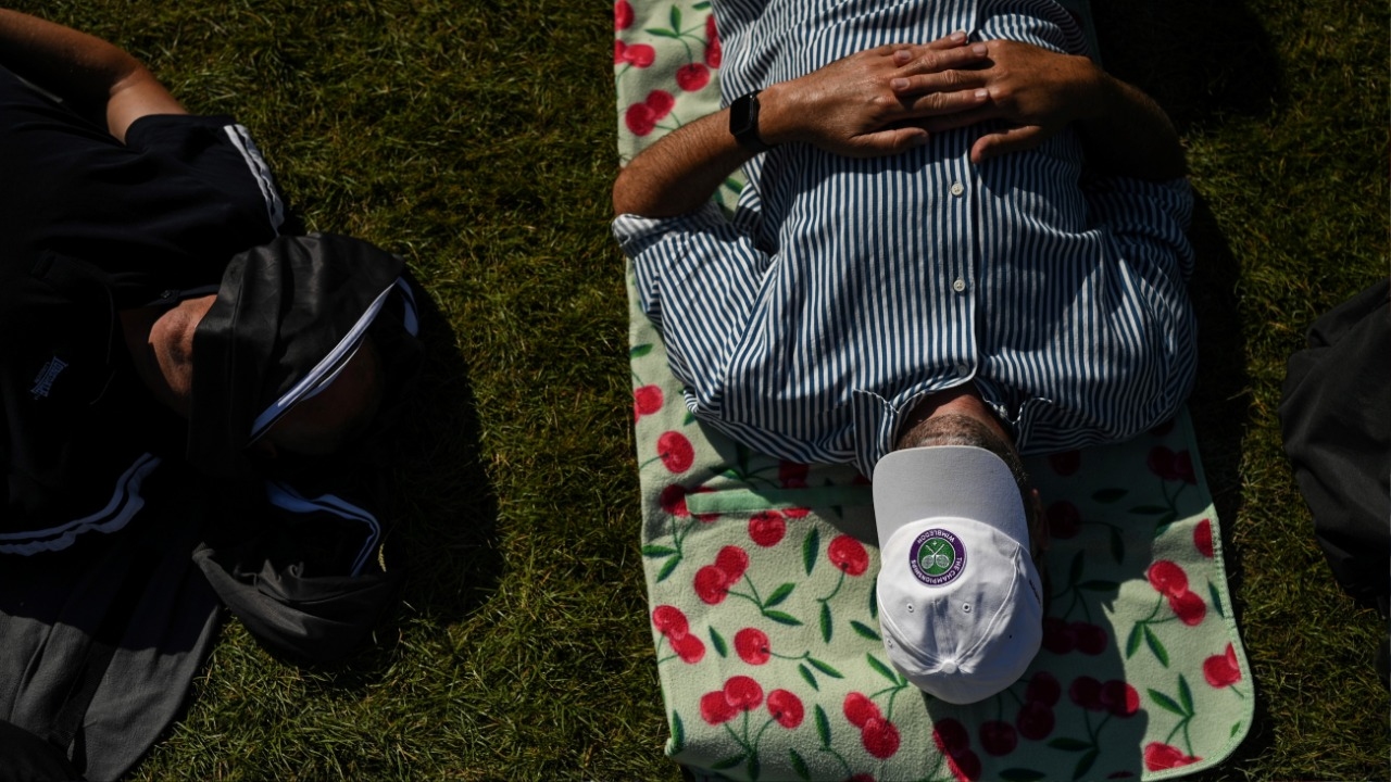 دراسة تكشف أهمية النوم المنتظم للحفاظ على البكتيريا الدقيقة في الأمعاء