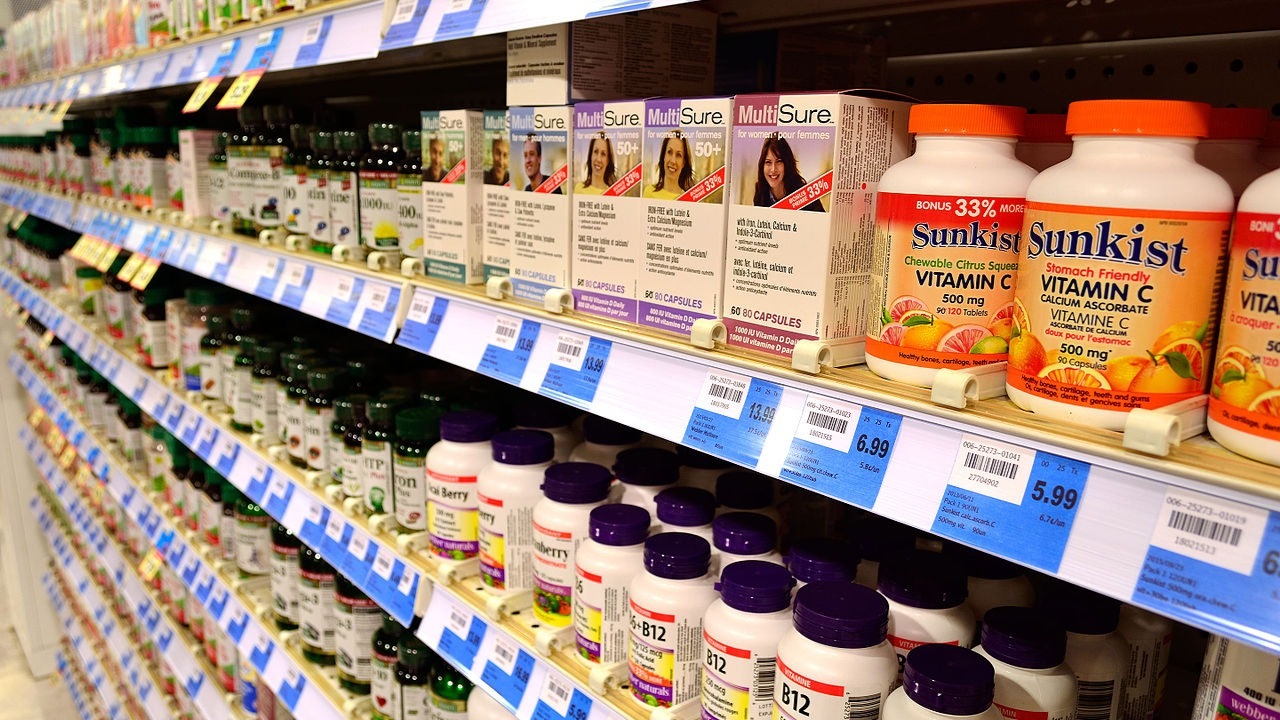 دراسة جديدة: مكملات فيتامين C تغذي الأورام السرطانية