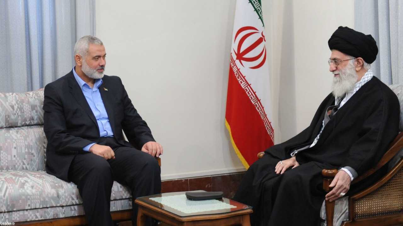 وسائل إعلام رسمية إيرانية تؤكد لقاء المرشد الأعلى آية الله علي خامنئي ورئيس المكتب السياسي لحماس إسماعيل هنية في العاصمة طهران
