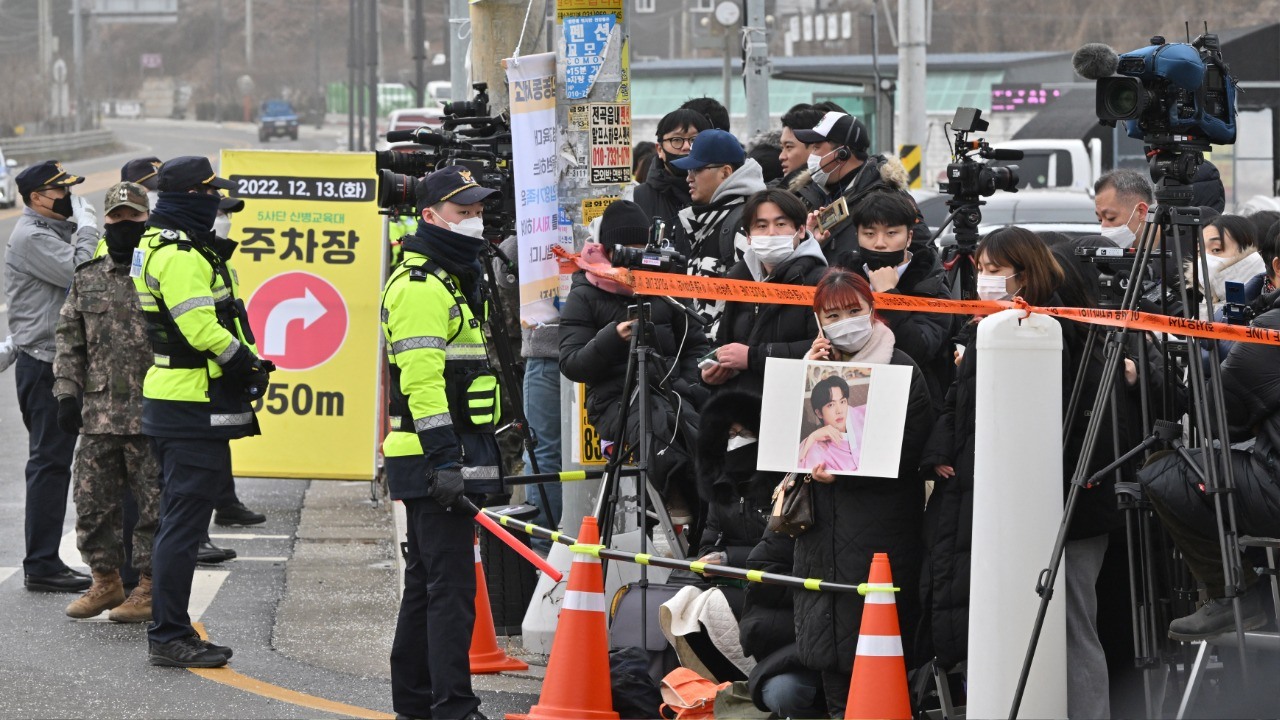 الأعضاء الأربعة الآخرون من 