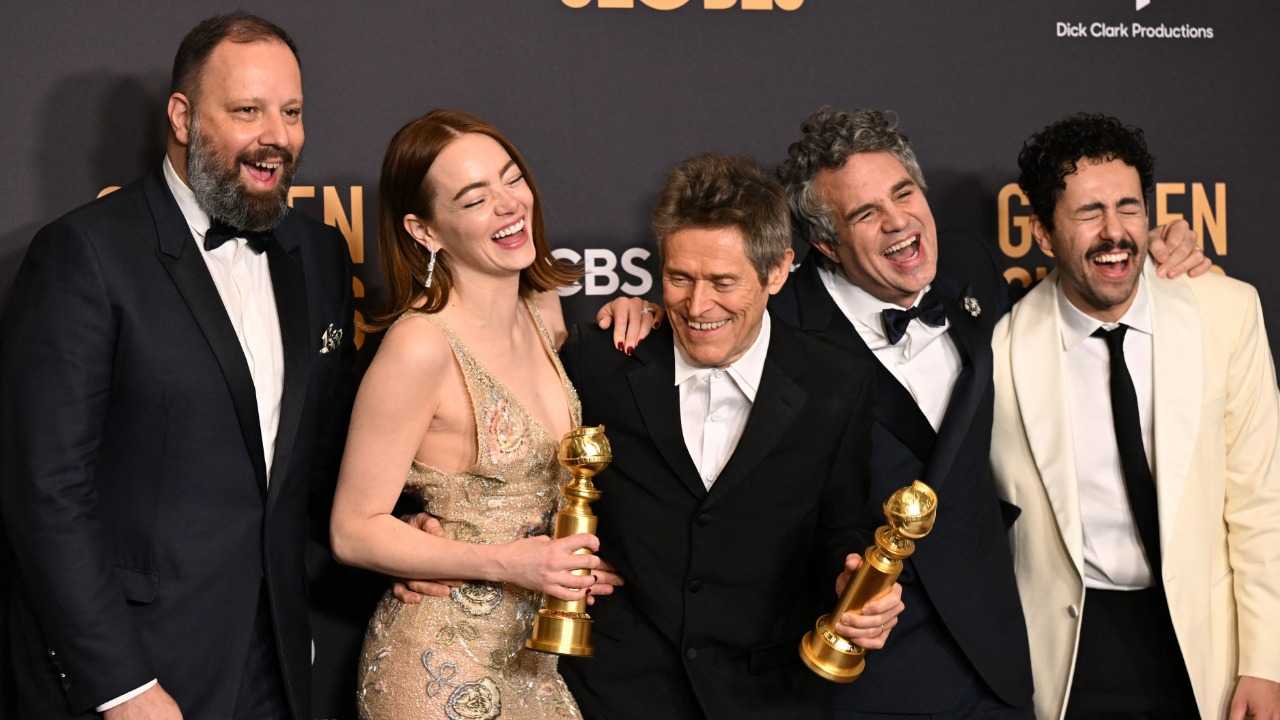 أجمل إطلالات النجمات على السجادة الحمراء في حفل توزيع جوائز Golden Globes