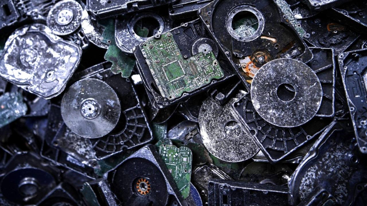 بديل الأقراص الصلبة لحفظ البيانات... الحمض النووي يخزّن لـ150 عامًا