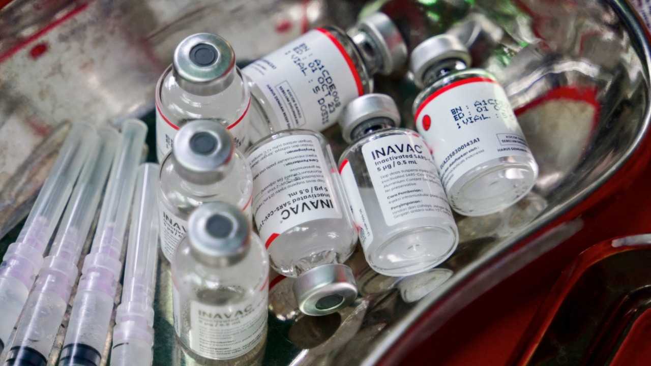 باحثون يكتشفون أن سبب ظاهرة كوفيد طويل الأمد هو بقاء قسم من جهاز المناعة نشطاً ليهاجم الأنسجة السليمة ويتلفها