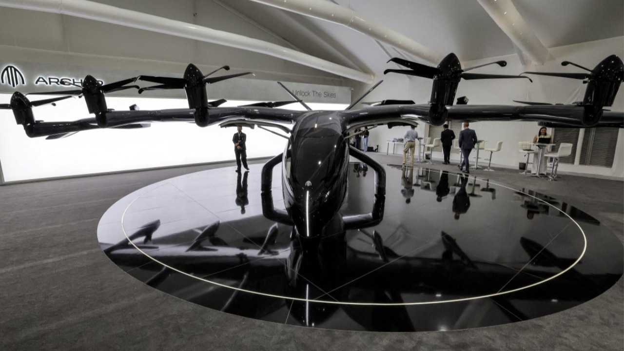 دبي أول مدينة ستقدّم خدمات التاكسي الجوي بحلول عام 2026