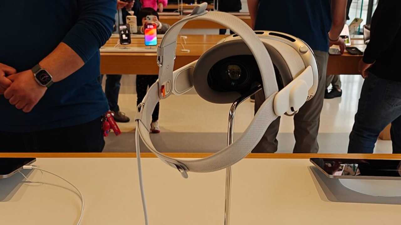 The Apple Vision Pro has an accessory for