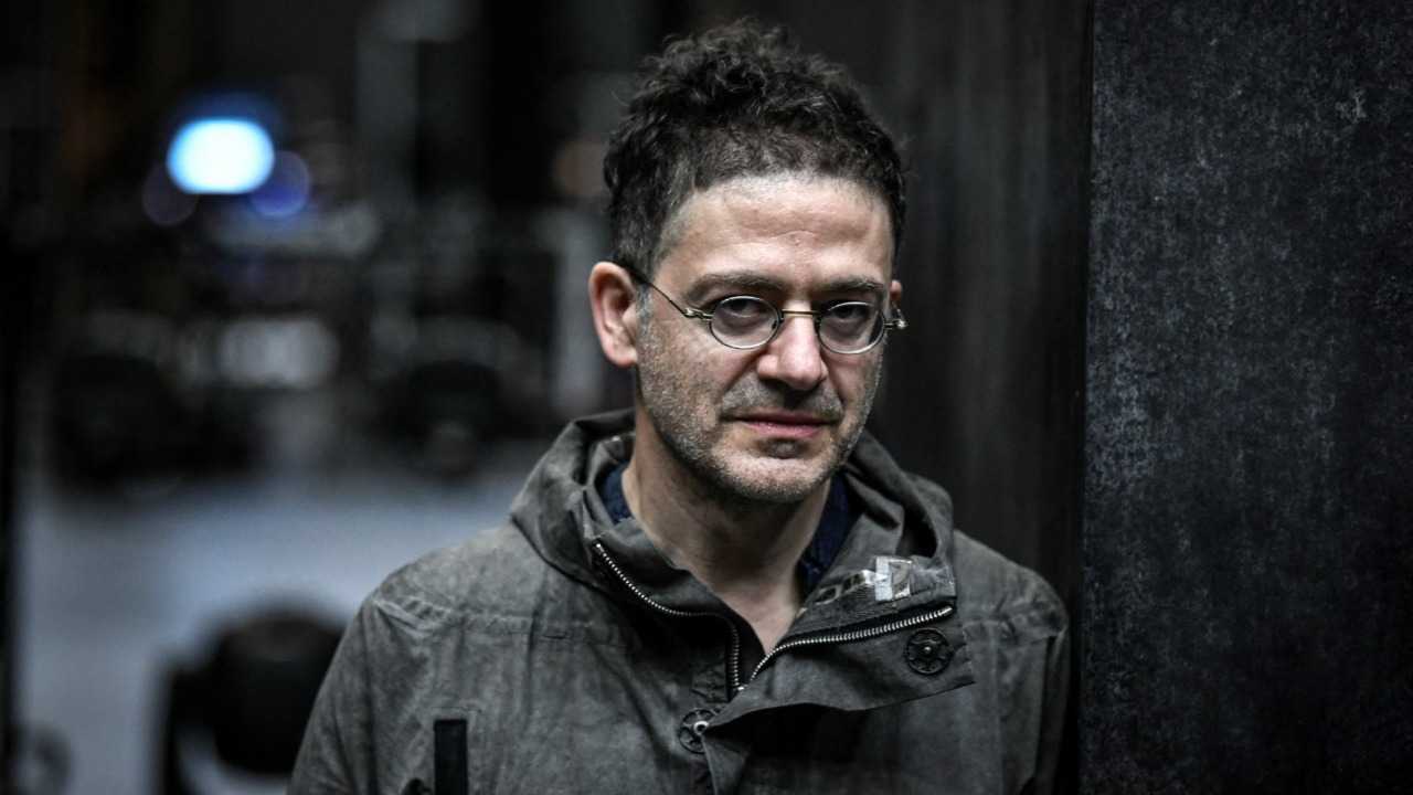 مسرح La Colline الفرنسي يتعاون مع Monot بيروت ليقدّمان عملاً من كتابة وجدي معوض عن الحرب الأهلية اللبنانية