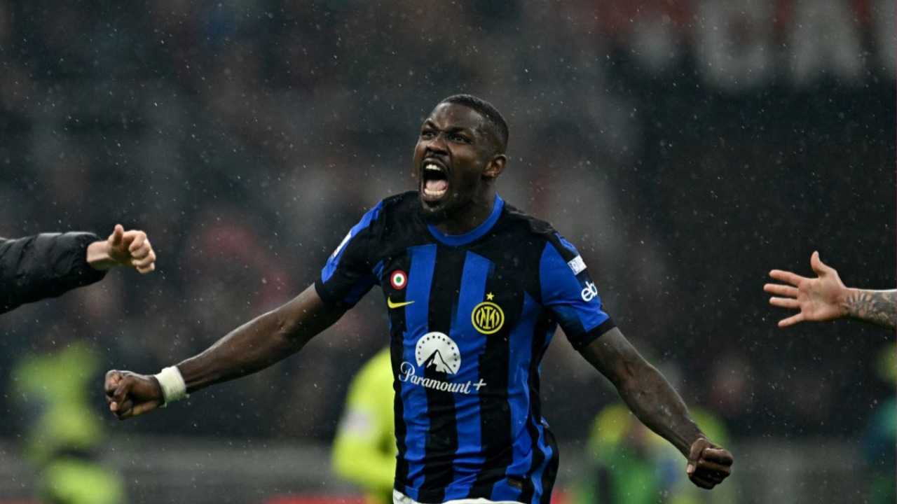 الفرنسي ماركوس تورام نفض غبار مقارنته بوالده ليليان بطل العالم السابق عندما لعب دوراً رئيسياً بتتويج إنتر بلقب الدوري الإيطالي لكرة القدم للمرة الـ20 في تاريخه