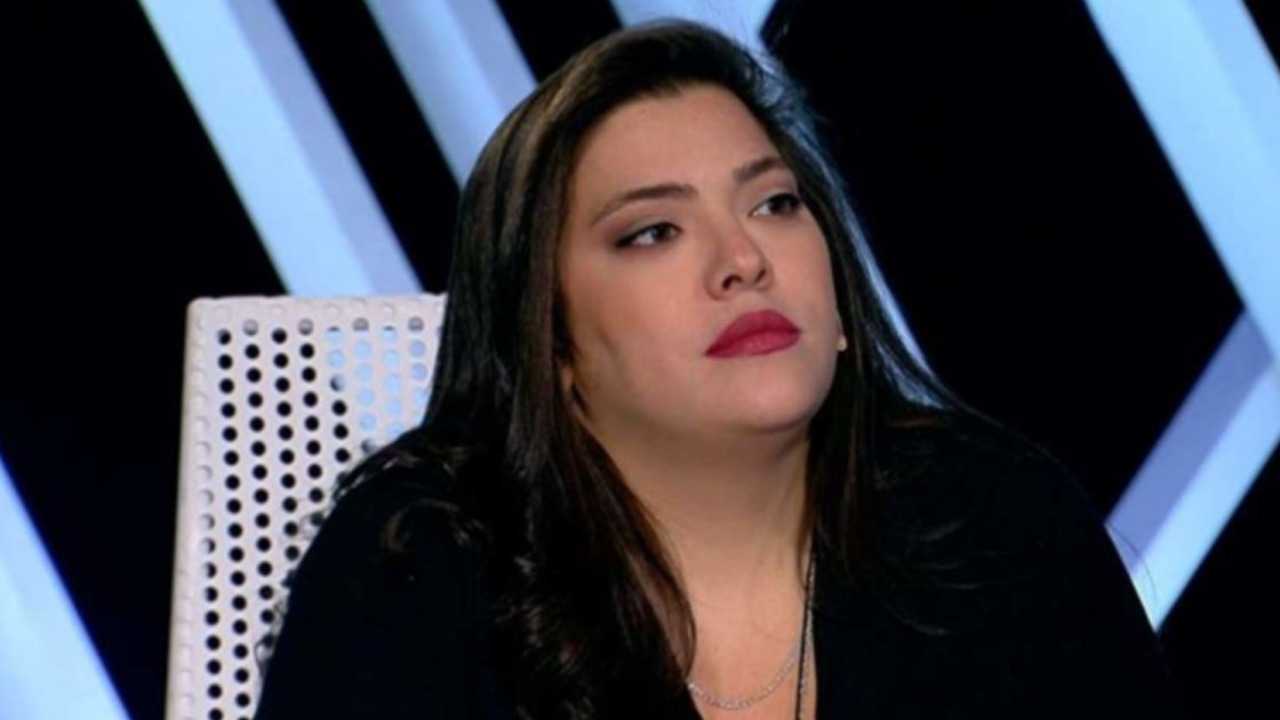 بعد سلسلة من الأزمات ... شادن فقيه تهجر لبنان: لا أفكر بالعودة