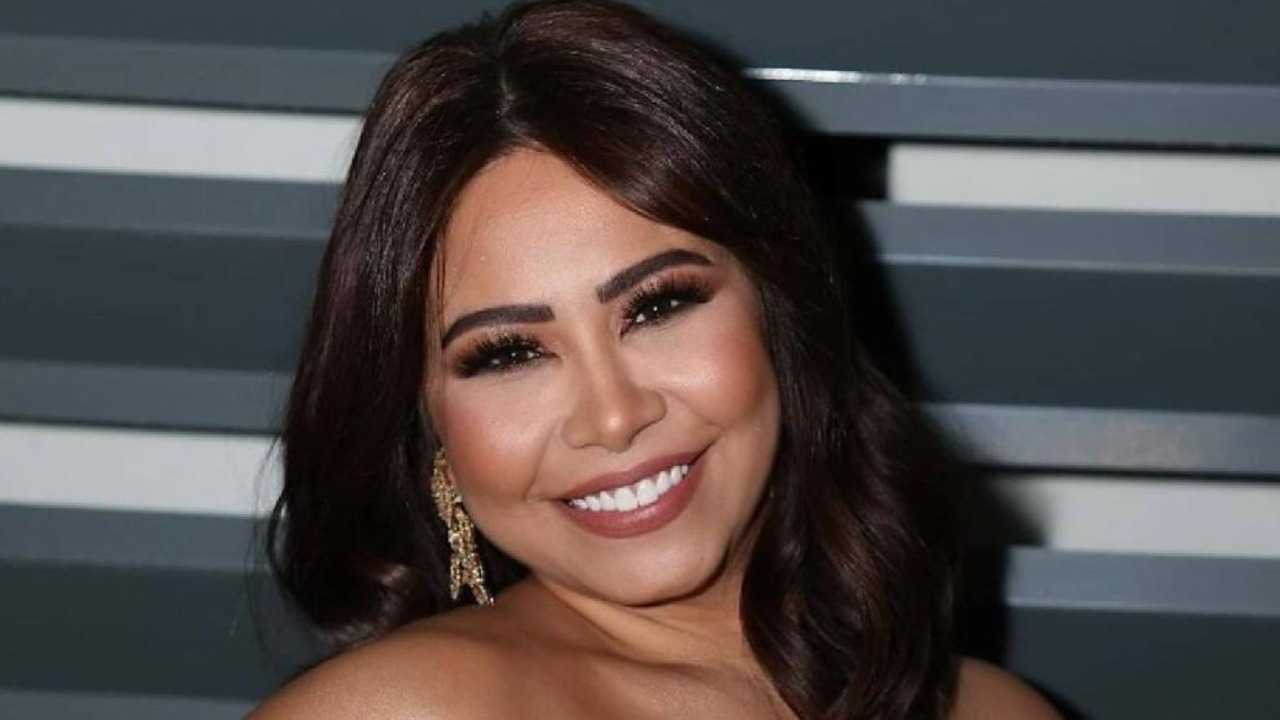 بعد حذف أغانيها ... شيرين عبد الوهاب تتقدم ببلاغ للنائب العام ضد روتانا
