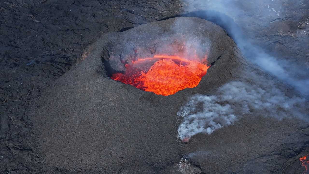 Another volcano erupts in Iceland, sixth since December, after a fissure opened in Sylingarfell