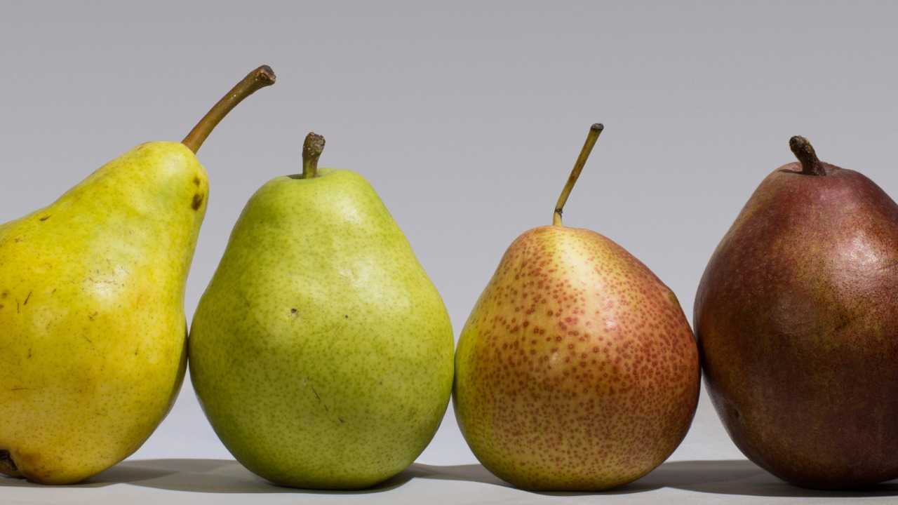 Here Are 7 Good Reasons to Eat Pears (Unpeeled)
