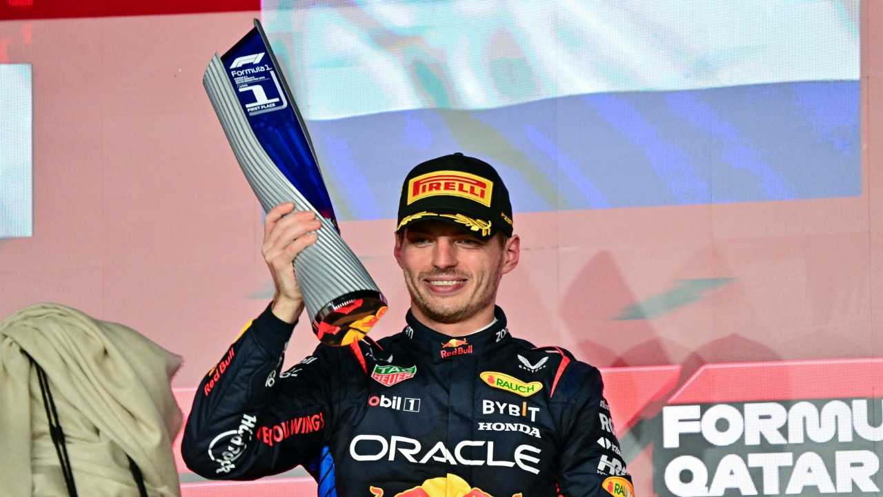 سائق ريد بول الهولندي ماكس فيرستابن يتوّج بجائزة قطر الكبرى للفورمولا واحد - Info3 - The future of news