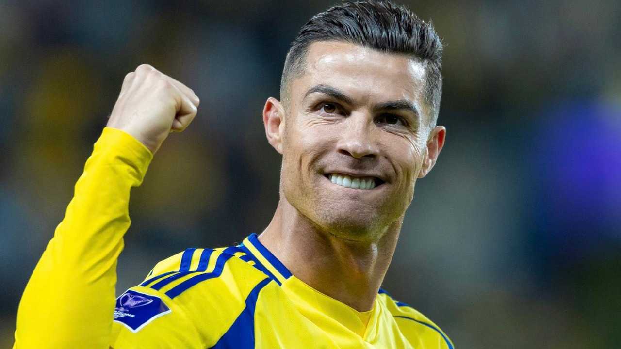 النجم البرتغالي كريستيانو رونالدو يتصدر قائمة الرياضيين الأعلى دخلاً في العالم بإجمالي يبلغ 260 مليون دولار في عام 2024