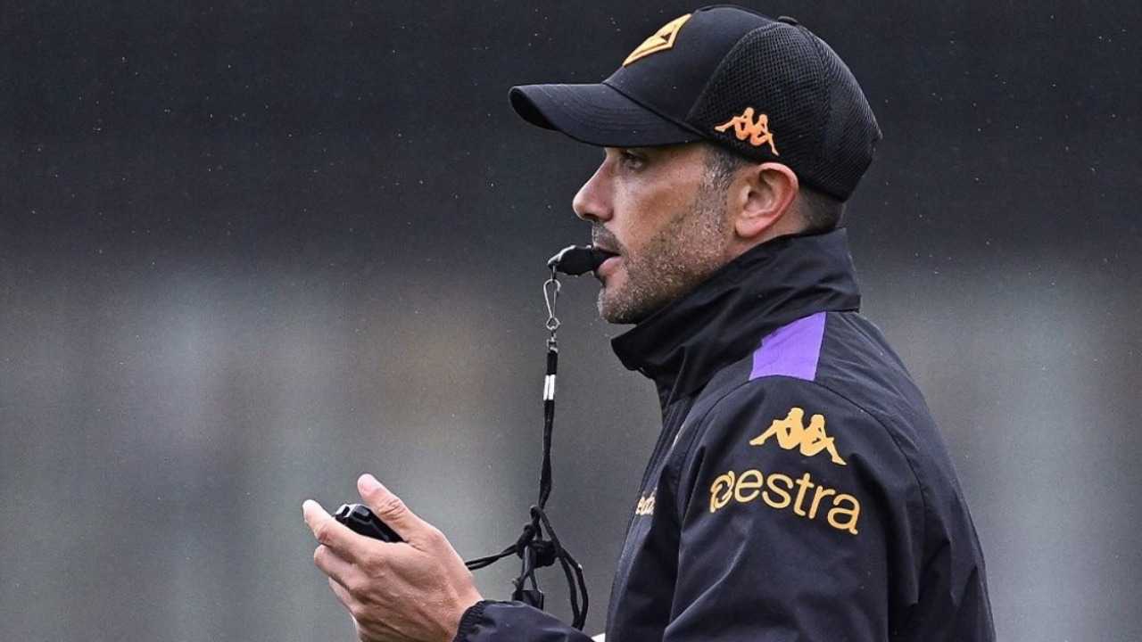 نادي فيورنتينا الإيطالي ينفصل عن مدربه بالادينو بعد أسابيع من تمديد عقده