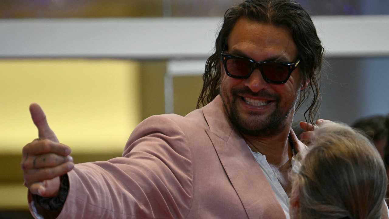 Jason Momoa’s Shocking Bald Transformation for New Holiday Campaign