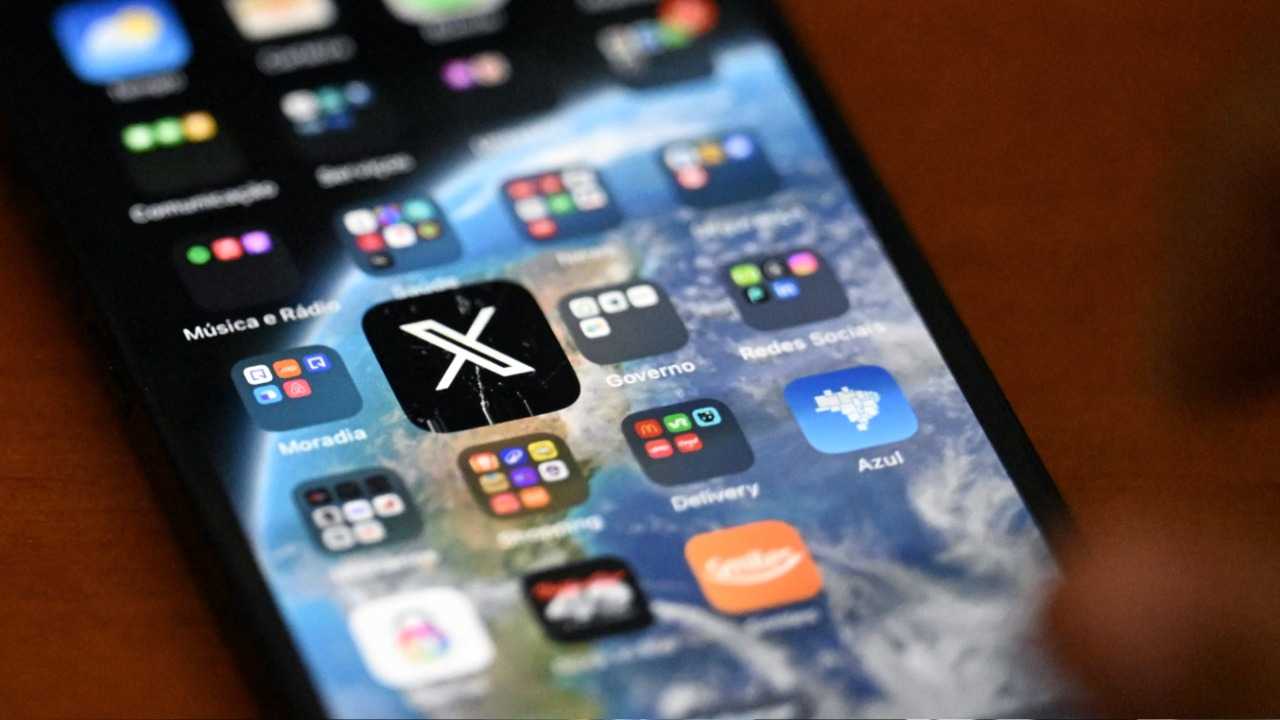ميزة جديدة لتحديد الموقع على منصة إكس تثير جدلاً
