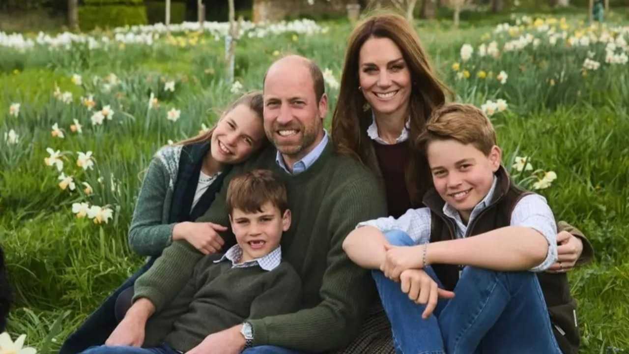 Royal Christmas Cards of 2025: A Heartwarming Shift to Relatable Family Portraits