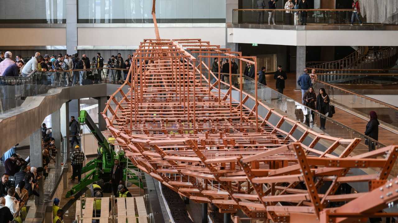 إنطلاق عملية ترميم حيّة لمركب الملك خوفو في المتحف المصري الكبير