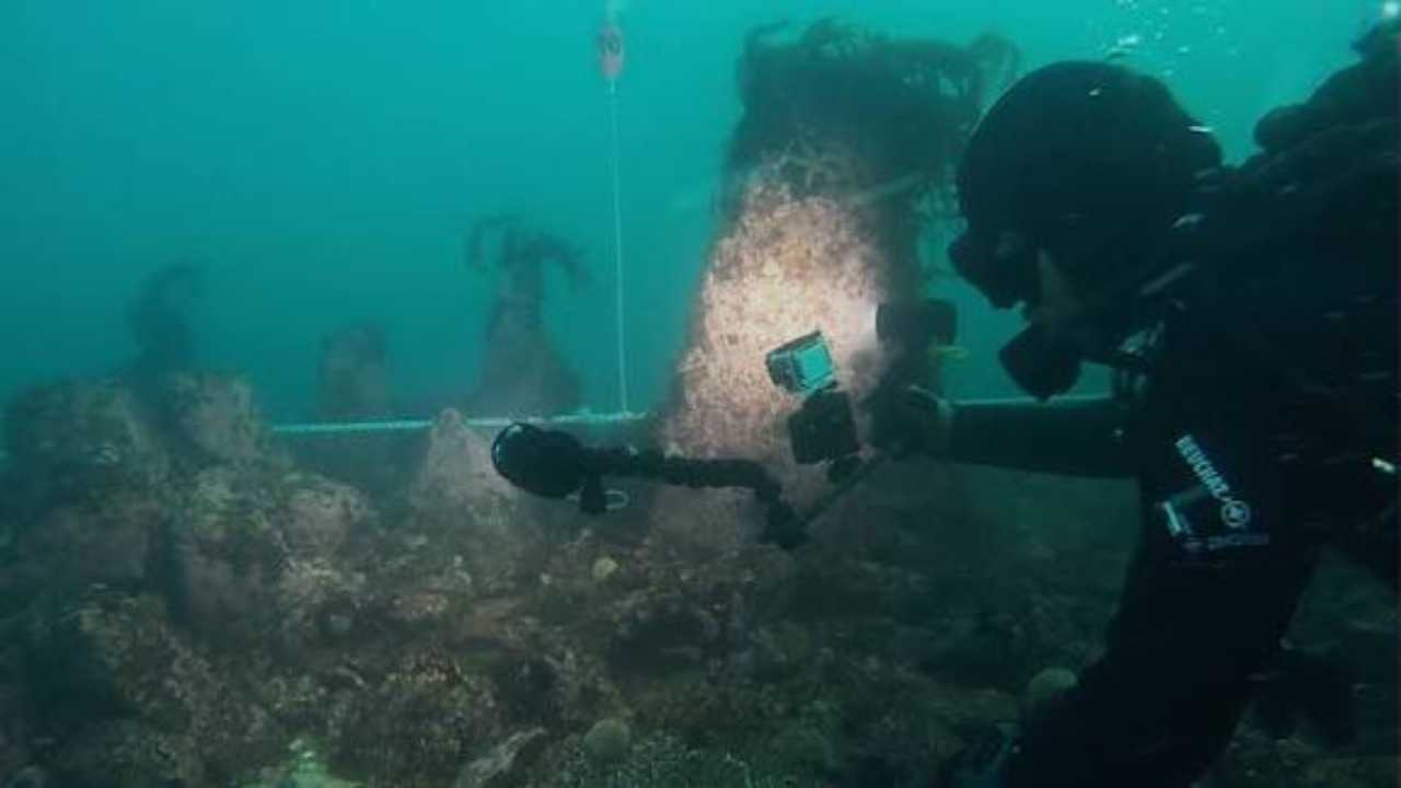 7,000-Year-Old Stone Wall Found Intact Beneath the Sea Off Brittany