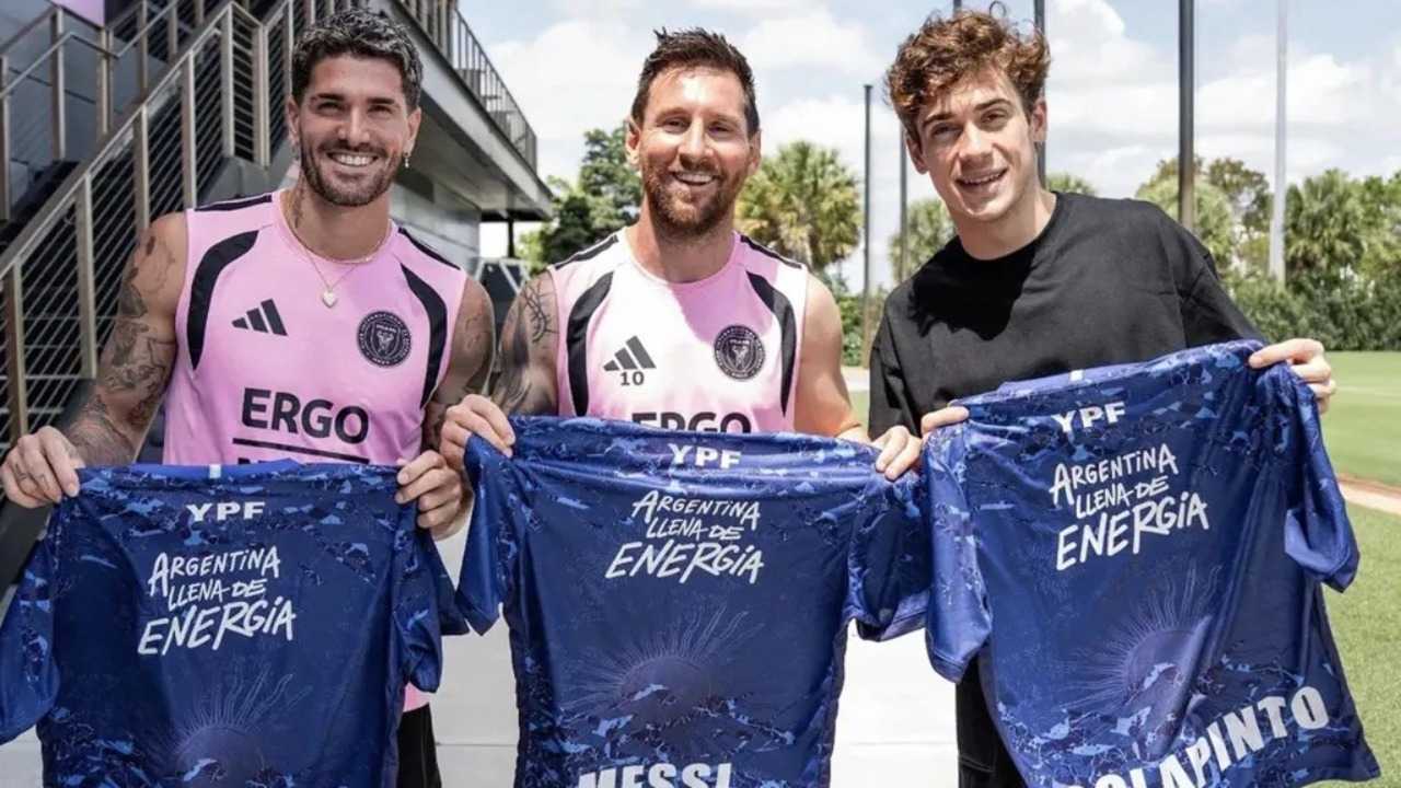 ليونيل ميسي يُحقق حلم سائق فورمولا 1 فرانكو كولابينتو