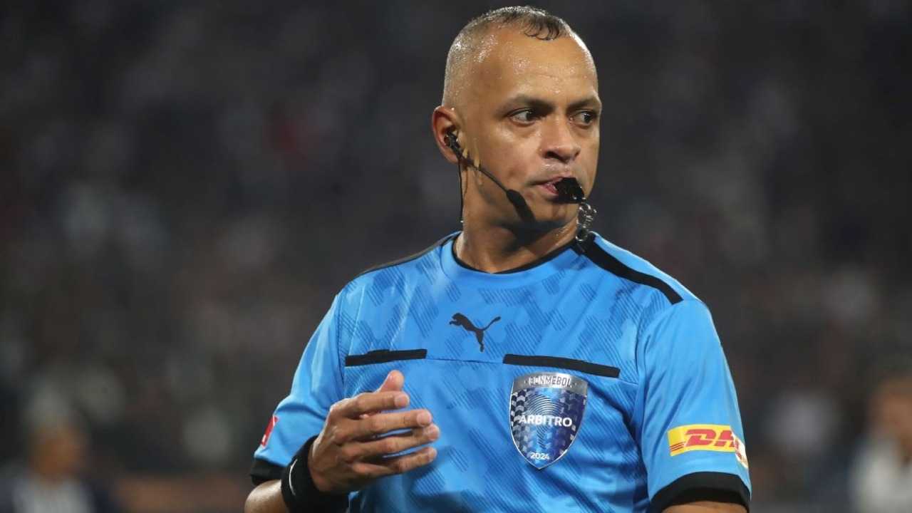طاقم حكام افتتاح كأس العالم 2026 بين المكسيك وجنوب أفريقيا